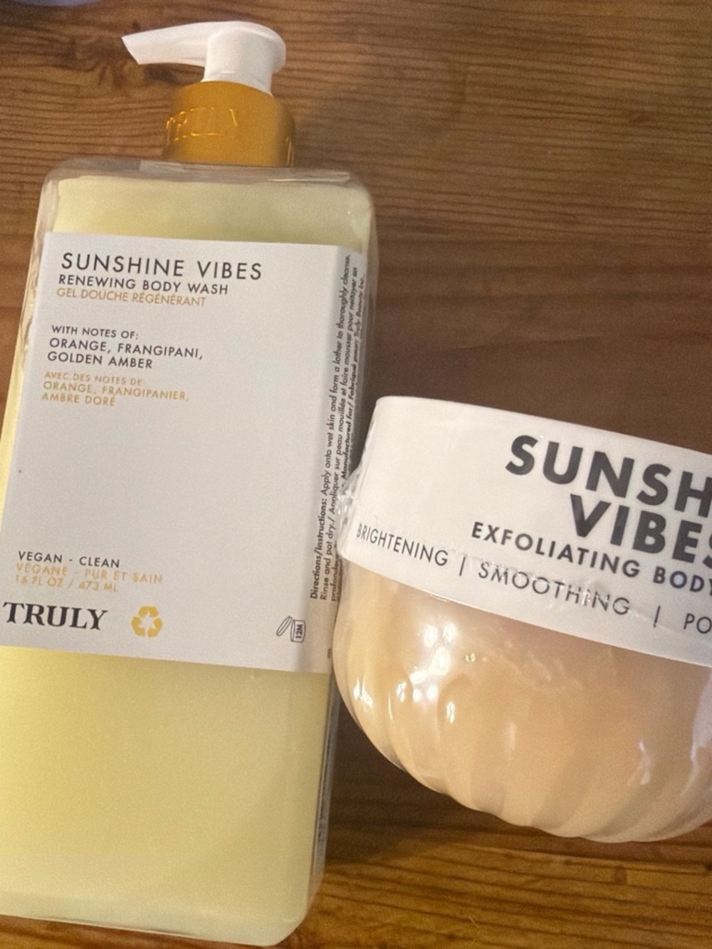 TRULY Sunshine Vibes Body Wash & Exfoliating Scrub